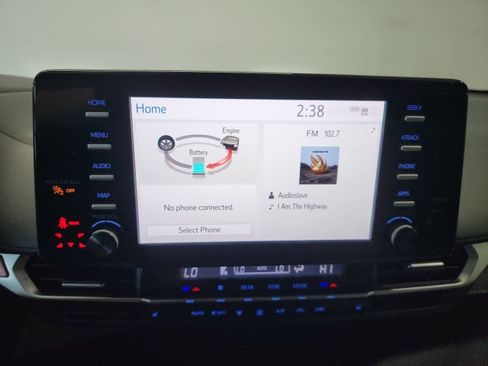 Used 2021 Toyota Sienna XLE FWD image 22