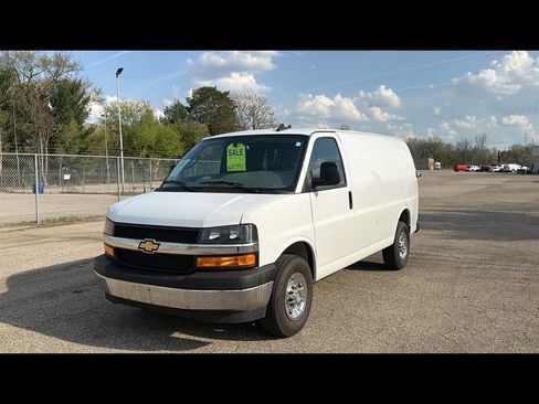 Used 2024 Chevrolet Express 2500 w/ Driver Convenience Package RWD image 2