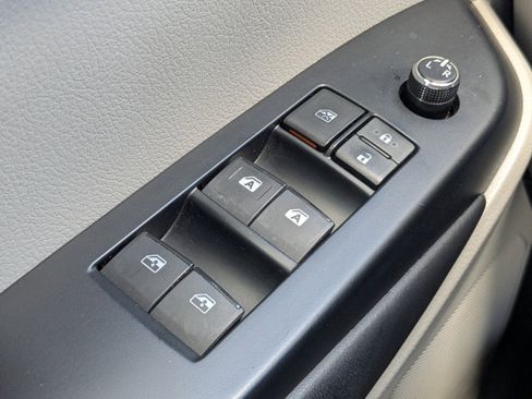 Used 2018 Toyota Highlander XLE image 34