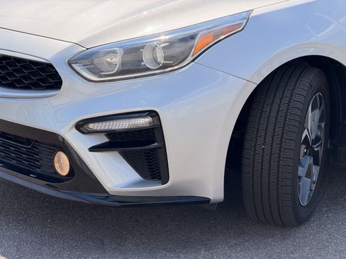 Used 2019 Kia Forte LXS FWD image 8