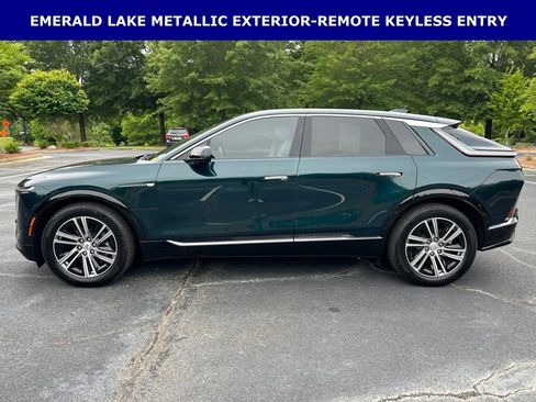 Used 2025 Cadillac Lyriq Luxury RWD image 11