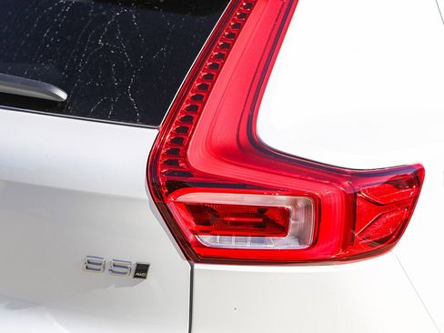 New 2026 Volvo XC40 B5 Core image 9