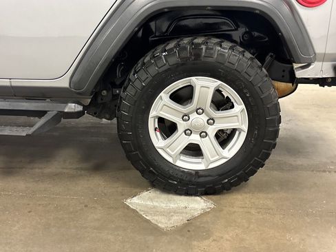 Used 2019 Jeep Wrangler Unlimited Sport S AWD/4WD image 15