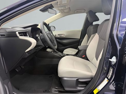 Used 2020 Toyota Corolla LE FWD image 11