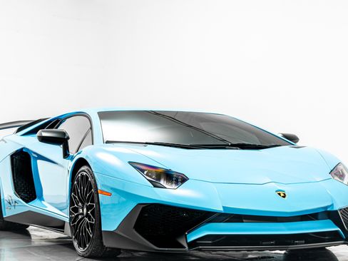 Used 2016 Lamborghini Aventador LP 750-4 Superveloce AWD/4WD image 3