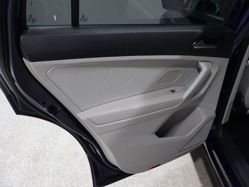 Used 2022 Volkswagen Tiguan SEL R-Line image 21