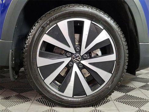 Used 2023 Volkswagen Taos SE image 11