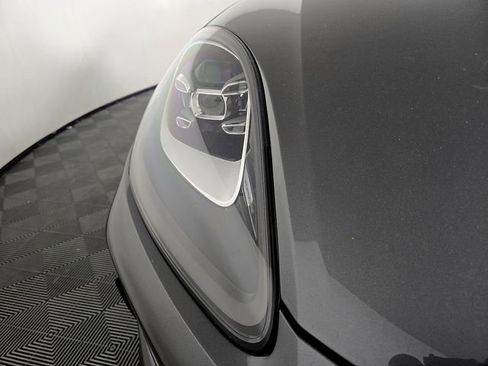 Used 2023 Porsche Cayenne AWD/4WD image 10
