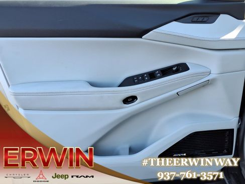 New 2026 Jeep Cherokee Overland w/ Trailer Tow Group image 8