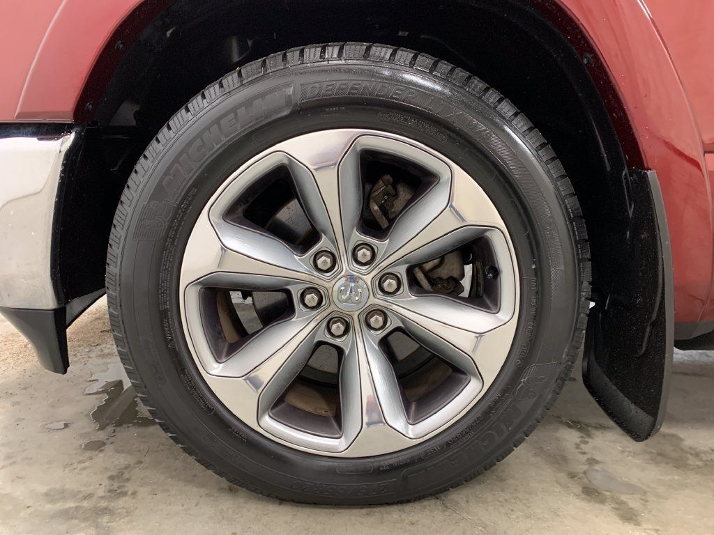 Used 2019 RAM 1500 Limited AWD/4WD image 2