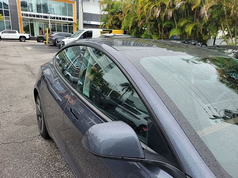 Used 2023 Tesla Model 3 Standard Range image 9