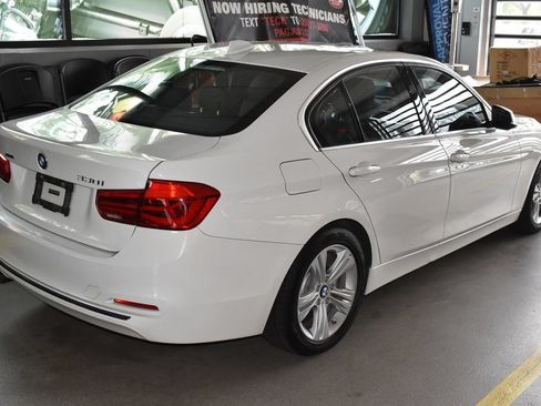 Used 2018 BMW 330i xDrive Sedan w/ Convenience Package AWD/4WD image 2