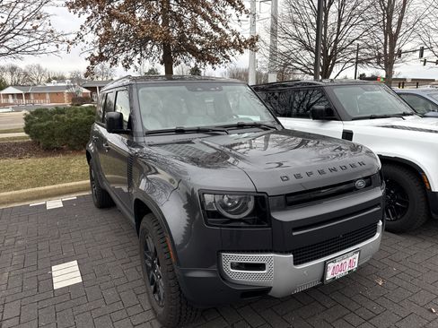 New 2025 Land Rover Defender 110 S image 5