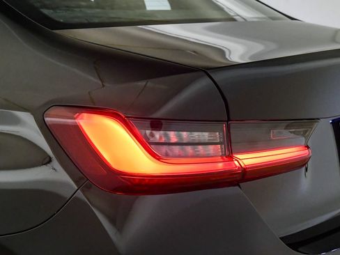 Used 2026 BMW 330i Sedan w/ Premium Package RWD image 12