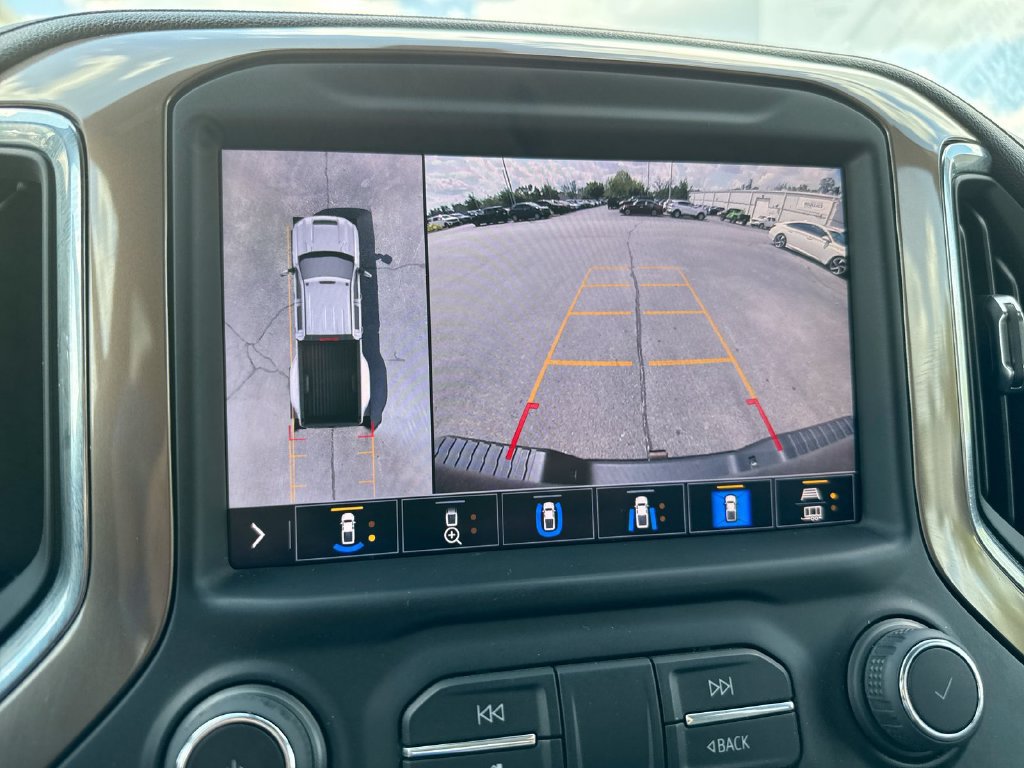 Used 2022 Chevrolet Silverado 3500 High Country AWD/4WD image 16
