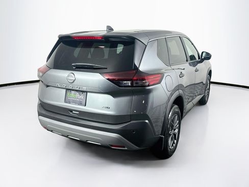 Used 2023 Nissan Rogue S AWD/4WD image 9