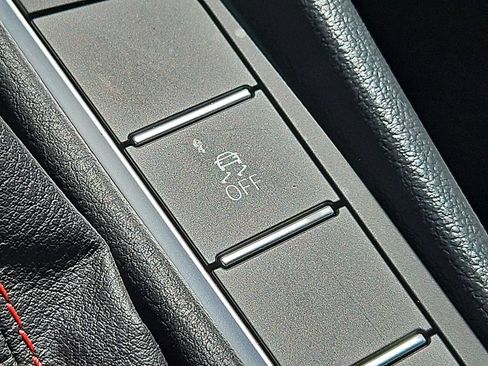 Used 2025 Volkswagen Jetta GLI Autobahn FWD image 26