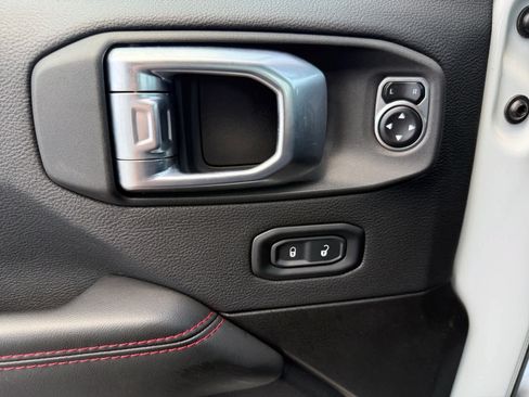 Used 2024 Jeep Wrangler Unlimited Rubicon AWD/4WD image 27