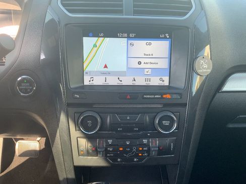 Used 2018 Ford Explorer XLT w/ Equipment Group 202A image 15