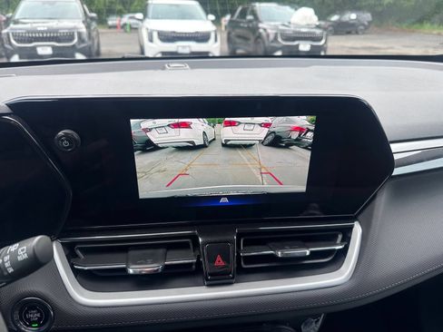 Used 2025 Chevrolet TrailBlazer LT FWD image 29