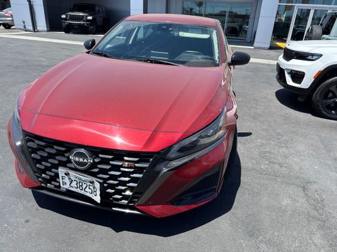 Used 2024 Nissan Altima 2.5 SR FWD image 2