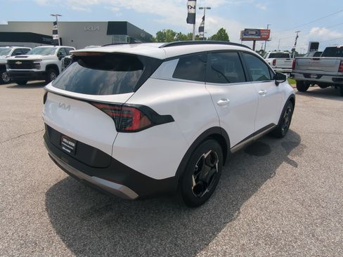 New 2026 Kia Sportage EX w/ EX Panorama Roof Package FWD image 8