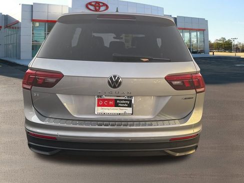 Used 2022 Volkswagen Tiguan SE image 7
