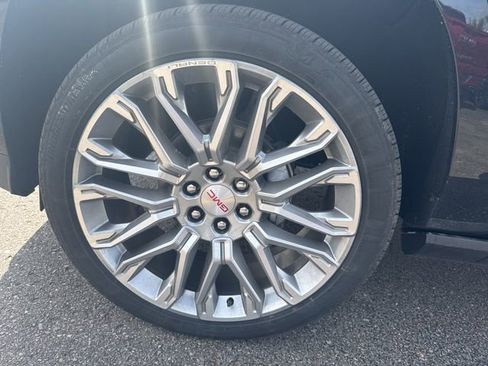 New 2026 GMC Yukon Denali AWD/4WD image 10