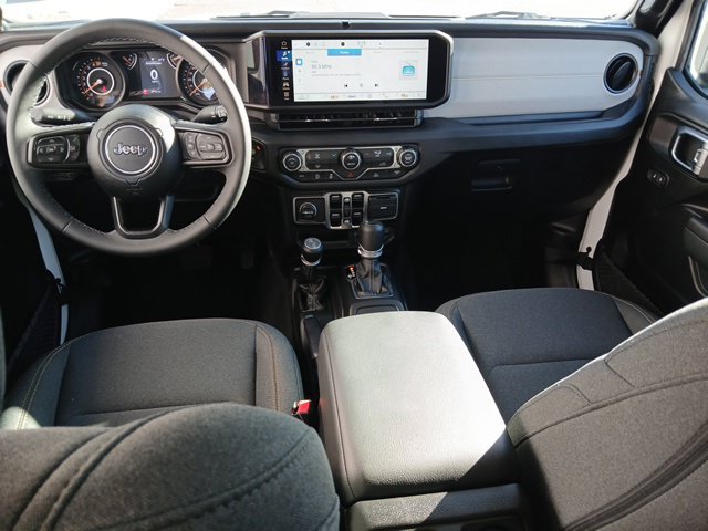 Used 2025 Jeep Gladiator Sport AWD/4WD image 14