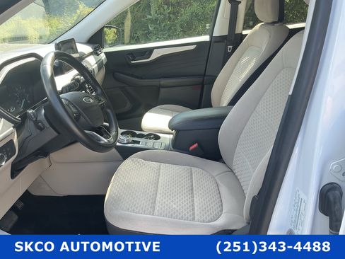 Used 2022 Ford Escape SE w/ Convenience Package FWD image 11