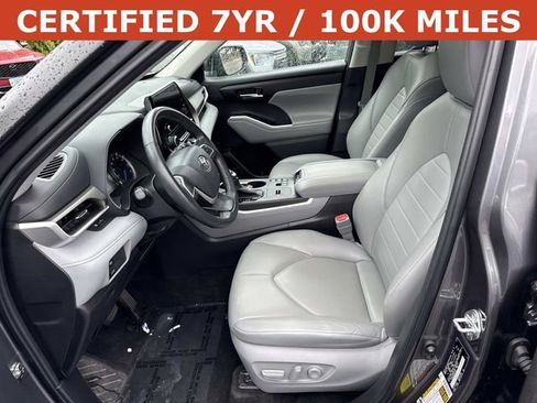 Used 2023 Toyota Highlander XLE AWD/4WD image 14