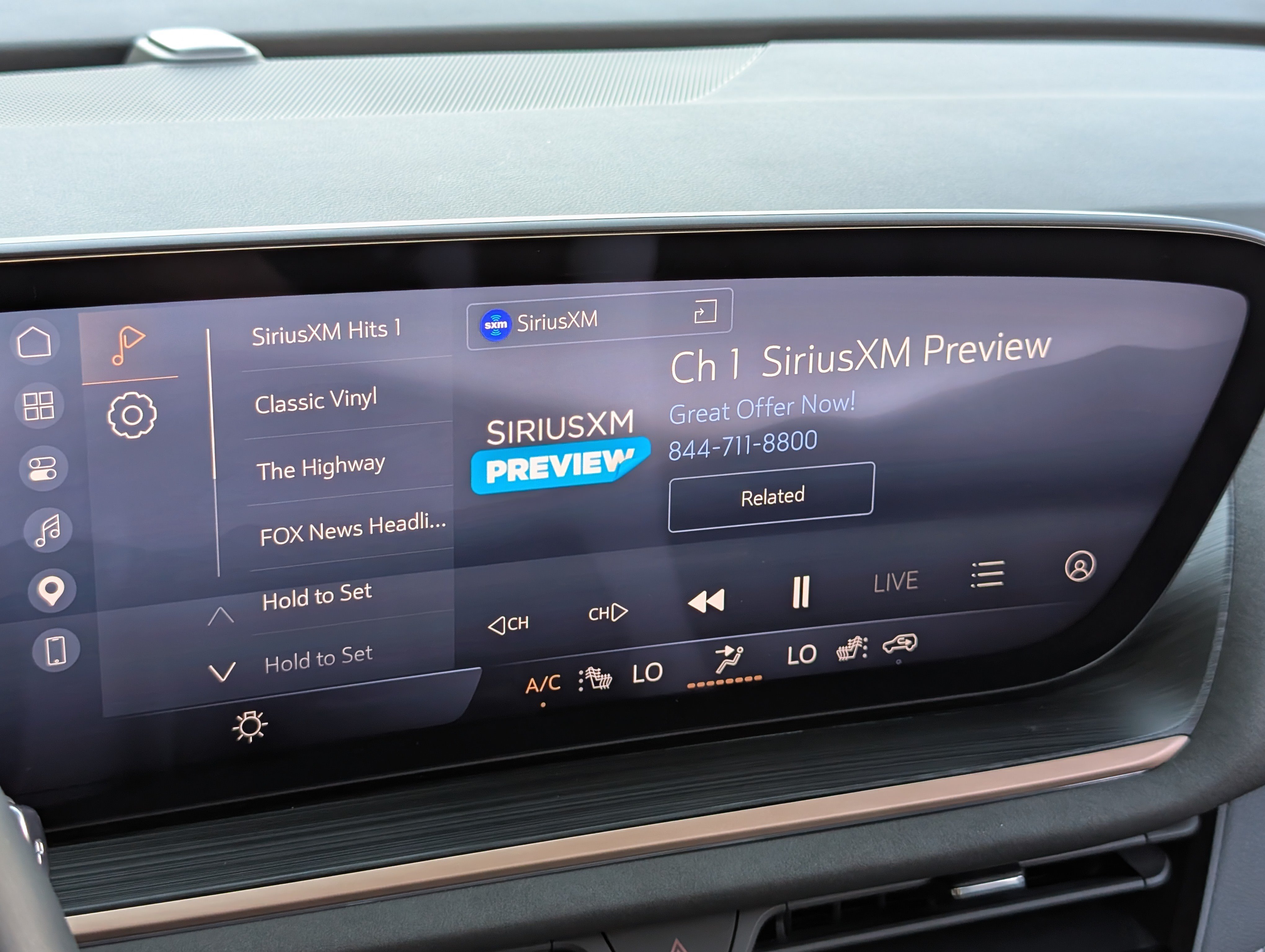 Used 2025 Buick Envision Sport Touring AWD/4WD image 30