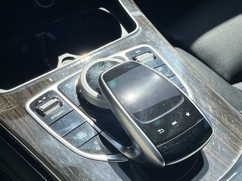 Used 2019 Mercedes-Benz GLC 350e 4MATIC image 38