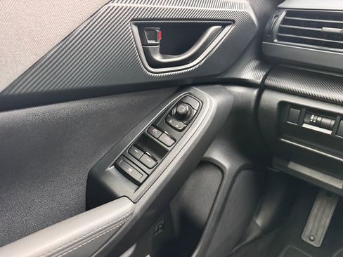 Used 2025 Subaru Crosstrek 2.0i Premium image 14