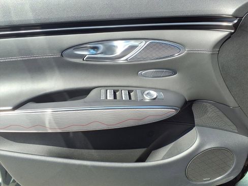 Used 2022 Genesis GV70 2.5T w/ Advanced Package image 20