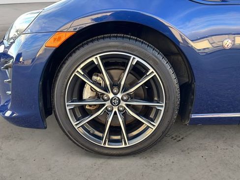 Used 2018 Toyota 86 image 14