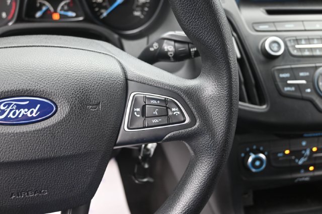 Used 2017 Ford Focus SE FWD image 27