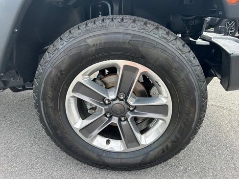 Used 2015 Jeep Wrangler Sport w/ Quick Order Package 24S AWD/4WD image 14