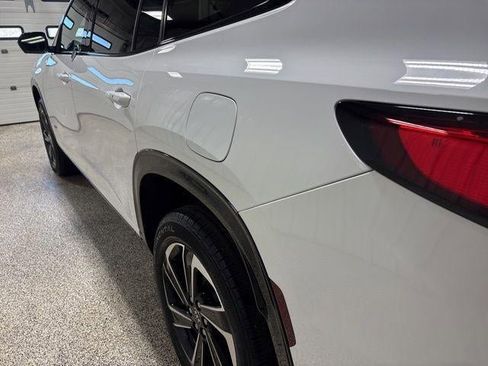 Used 2025 Buick Enclave Sport Touring image 9