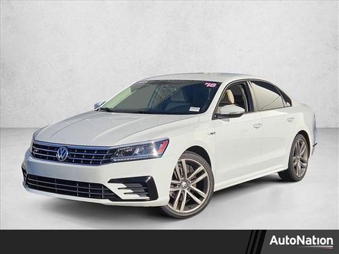 Used 2018 Volkswagen Passat 2.0T R-Line image 1