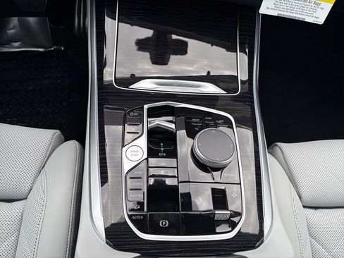 New 2026 BMW X5 xDrive50e AWD/4WD image 11