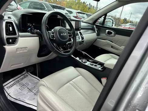 Certified 2023 Kia Sorento SX Prestige w/ Panoramic Sunroof Package image 12