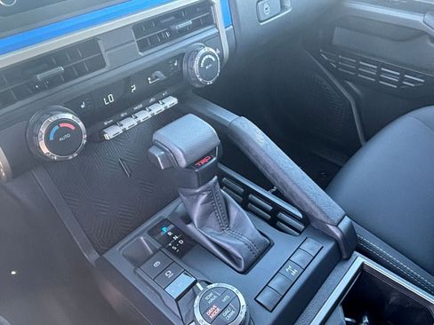 Used 2025 Toyota Tacoma TRD Off-Road image 38