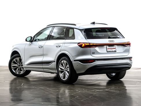 Used 2025 Audi Q6 e-tron Premium w/ Convenience Package image 13