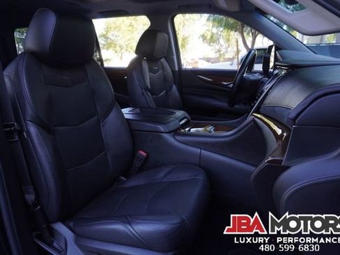 Used 2018 Cadillac Escalade Premium Luxury AWD/4WD image 11