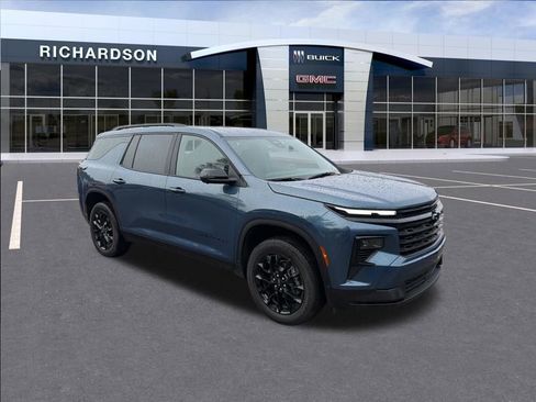 Used 2025 Chevrolet Traverse LT w/ Midnight/Sport Edition image 5