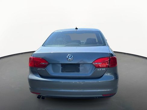 Used 2012 Volkswagen Jetta SE FWD image 4