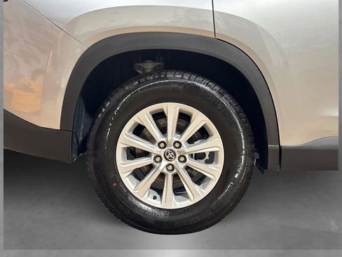 Used 2025 Toyota Grand Highlander AWD image 18