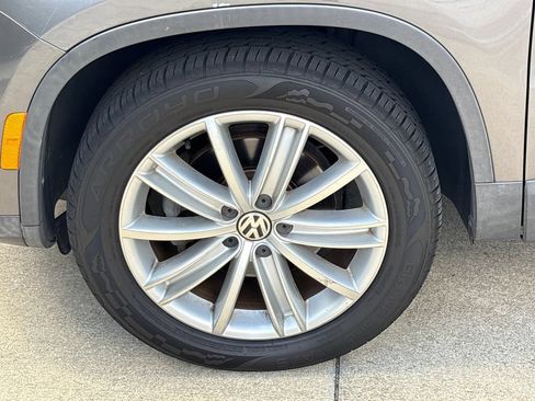 Used 2012 Volkswagen Tiguan S FWD image 12