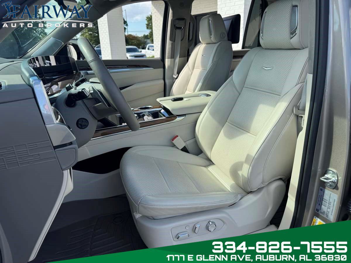 Used 2025 Cadillac Escalade Sport Platinum AWD/4WD image 10